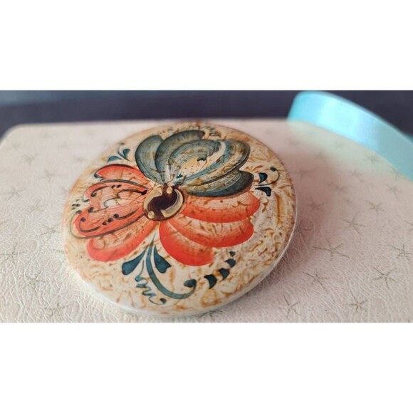 Circular Handpainted Floral Button Brooch - Picture 6 of 10